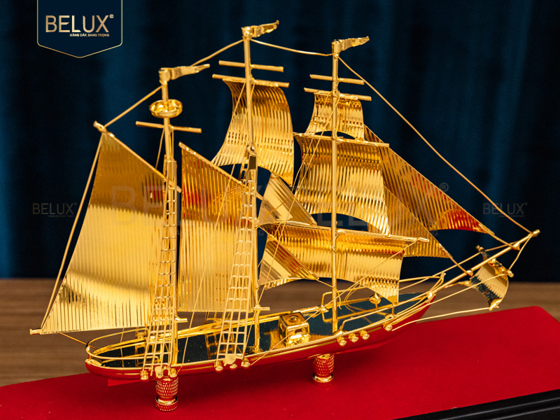 Mô hình thuyền buồm đồng hồ mạ vàng 24k&nbsp;36x31x12cm